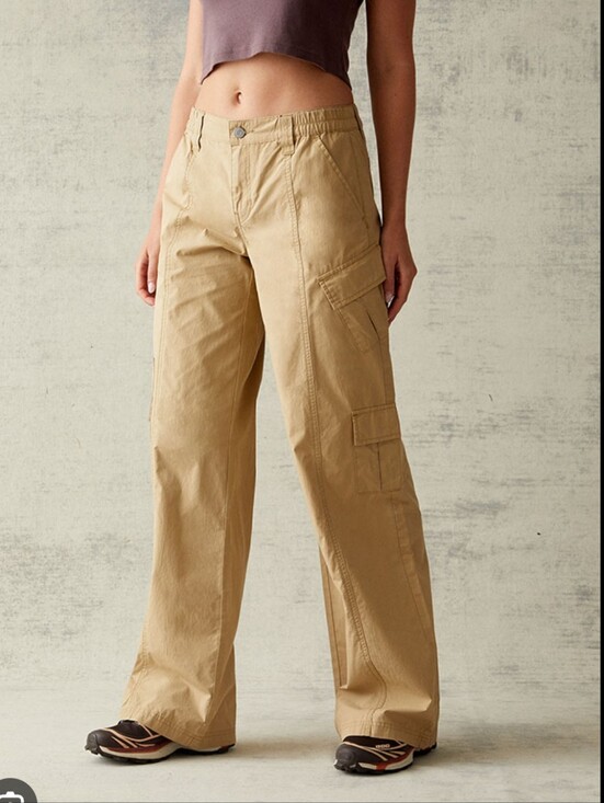 PacSun Pants - Pacsun Low Rise Puddle Wide Leg Cargo Pants Khaki Women's Elastic Waist size M.